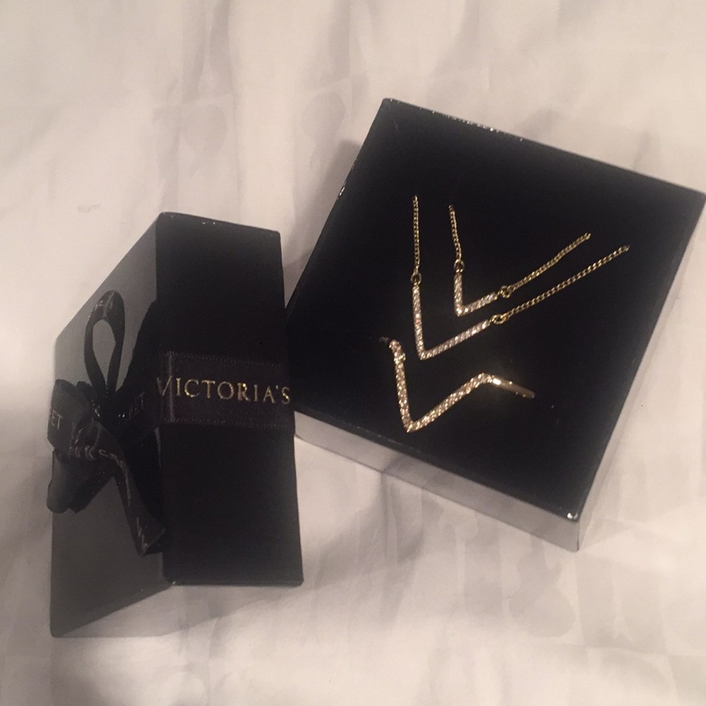 Victoria’s Secret jewelry set